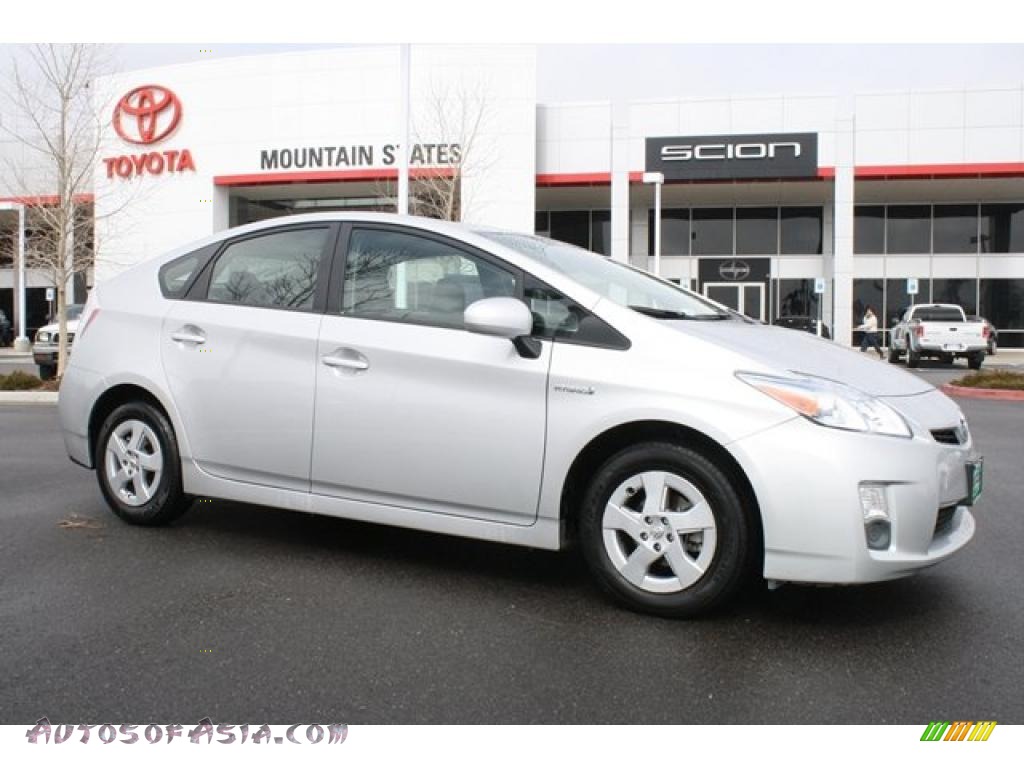 2010 Prius Hybrid IV - Classic Silver Metallic / Dark Gray photo #1