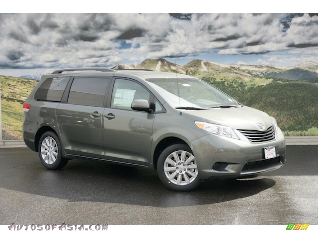 Toyota Sienna Green