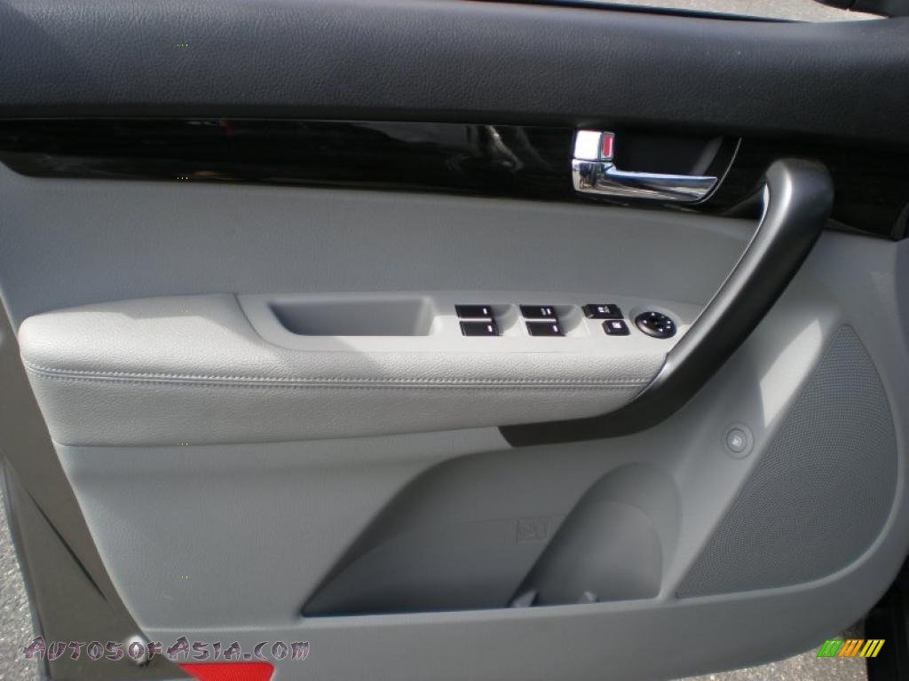 2011 Sorento LX AWD - Titanium Silver / Gray photo #9