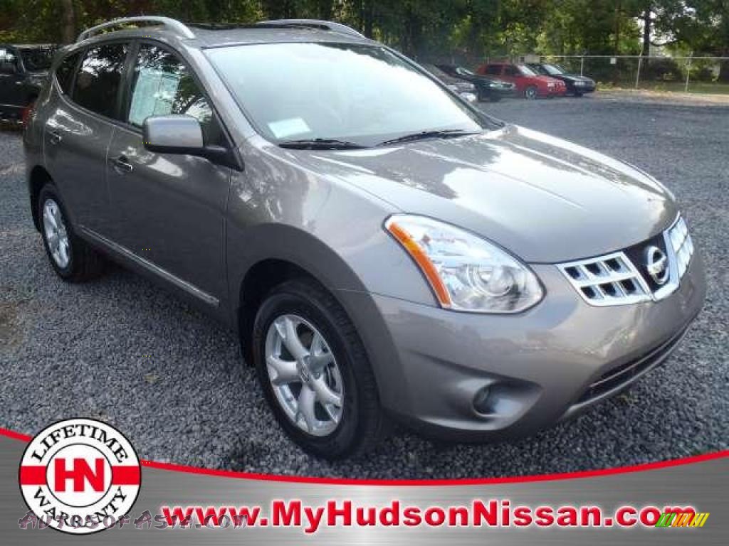 nissan rogue graphite