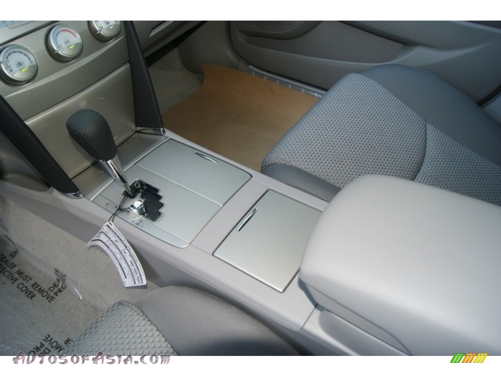 2011 Camry SE V6 - Magnetic Gray Metallic / Ash photo #6