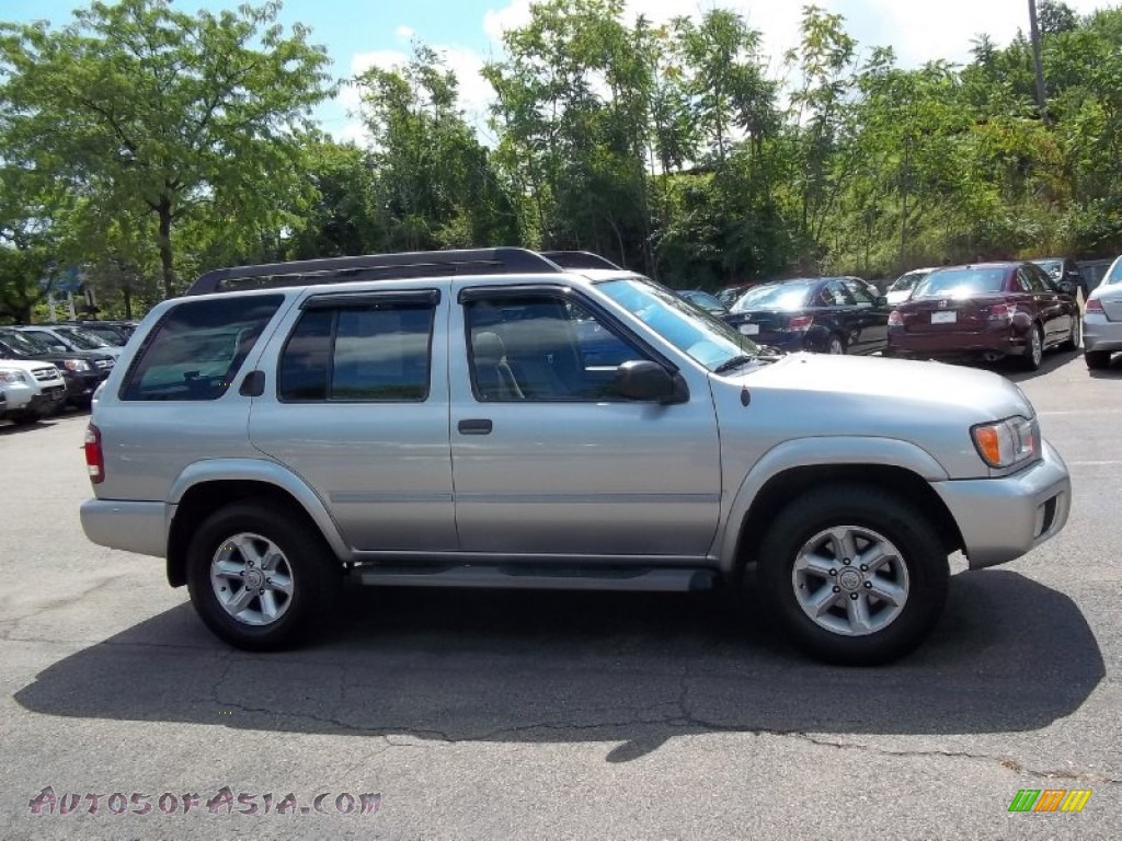 2003 Nissan Pathfinder SE 4x4 in Chrome Silver Metallic ...