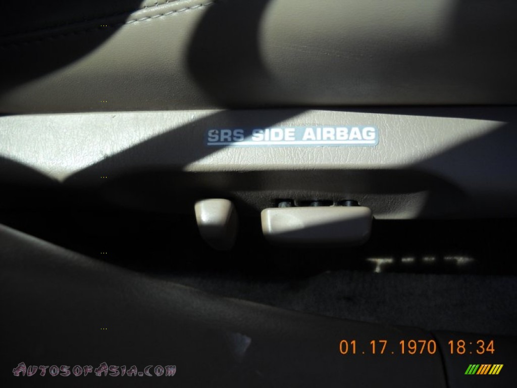 1998 Camry XLE V6 - Cashmere Beige Metallic / Oak photo #20
