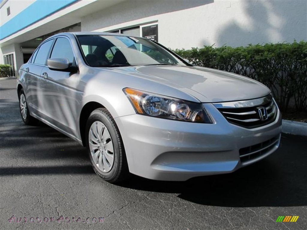 2012 Honda Accord LX Sedan in Alabaster Silver Metallic 039463