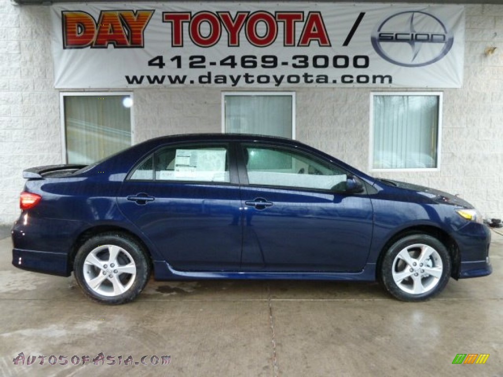2012 Toyota corolla dark blue