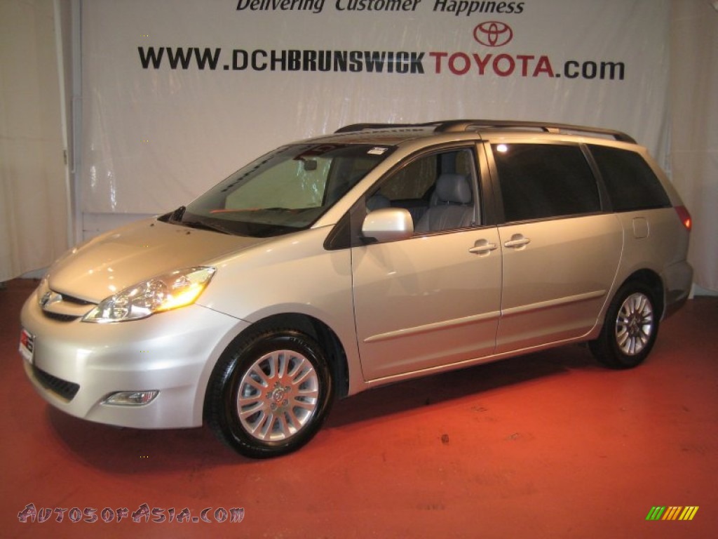 2007 Toyota Sienna XLE in Silver Shadow Pearl - 042156 ...