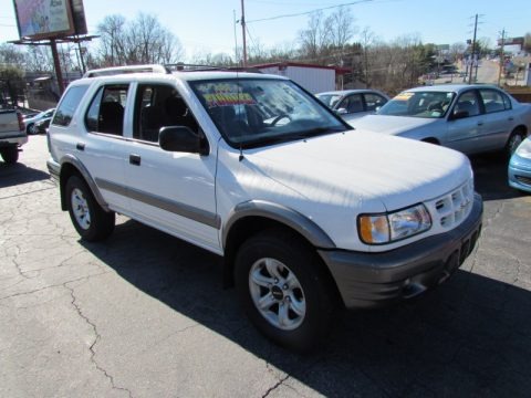 Alpine White 2002 Isuzu Rodeo SE Alpine White 2002 Isuzu Rodeo SE