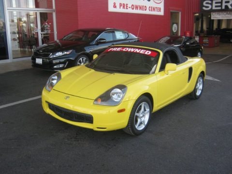 Solar Yellow 2000 Toyota MR2 Spyder Roadster