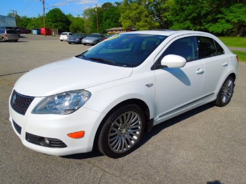 White Water Pearl 2010 Suzuki Kizashi SLS