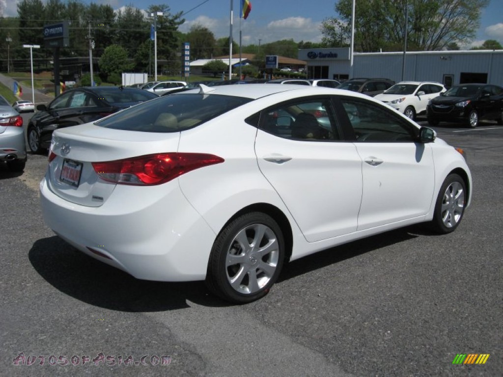 2013-hyundai-elantra-limited-in-shimmering-white-photo-7-160371