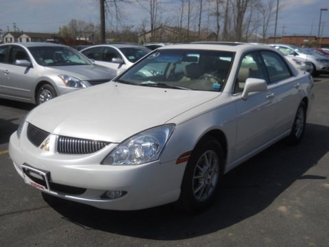 Vail White 2004 Mitsubishi Diamante LS
