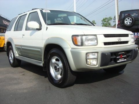 White Pearl Tri-Coat 1997 Infiniti QX4 4x4 White Pearl Tri-Coat 1997 Infiniti QX4 4x4