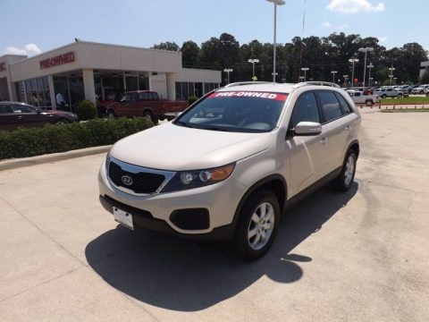 White Sand Beige 2011 Kia Sorento LX V6 White Sand Beige 2011 Kia Sorento LX V6