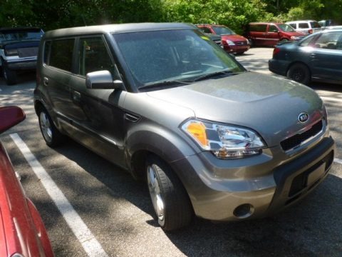 Titanium Gray 2010 Kia Soul +