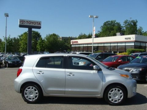 Silver Streak Mica 2010 Scion xD 