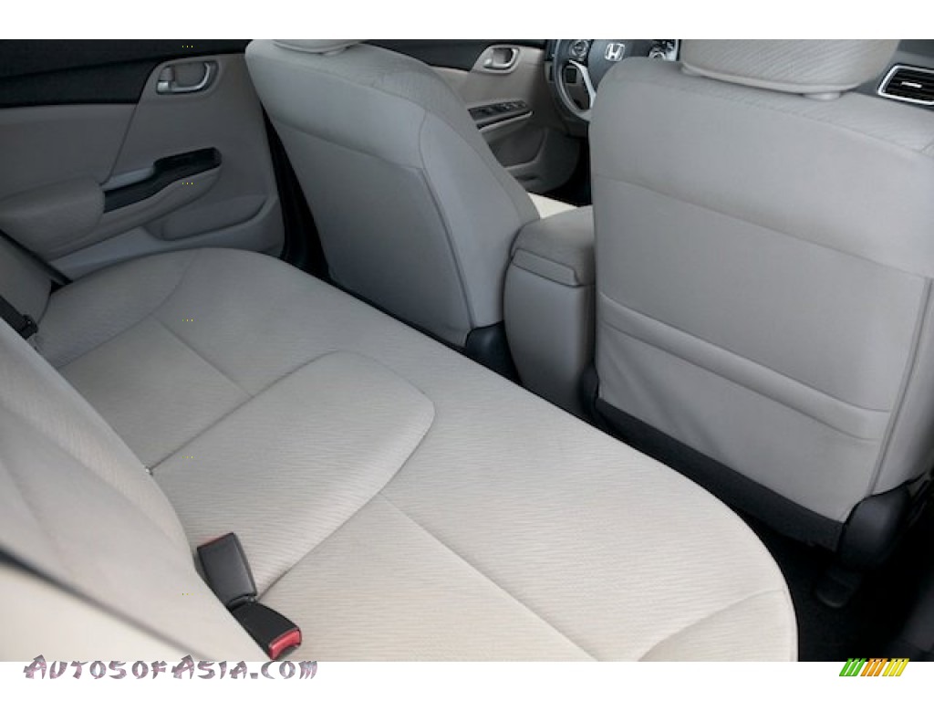 2013 Civic LX Sedan - Taffeta White / Beige photo #17