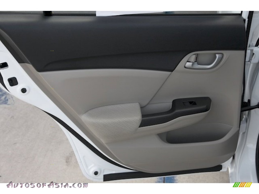 2013 Civic LX Sedan - Taffeta White / Beige photo #25
