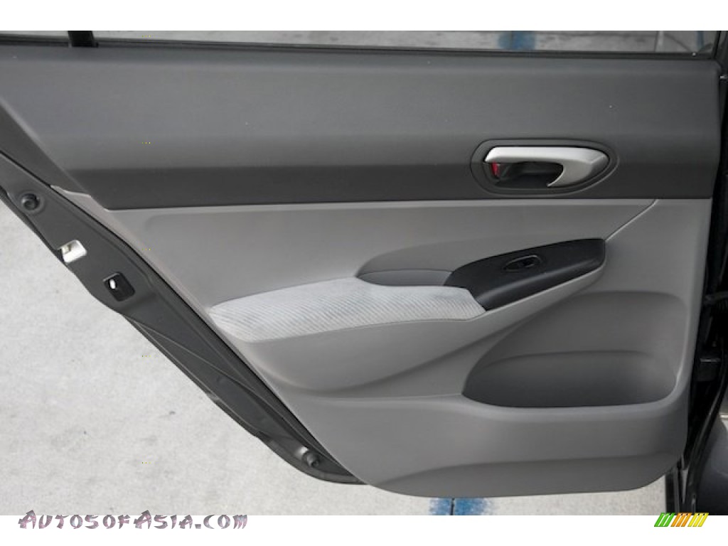 2011 Civic LX Sedan - Polished Metal Metallic / Gray photo #24