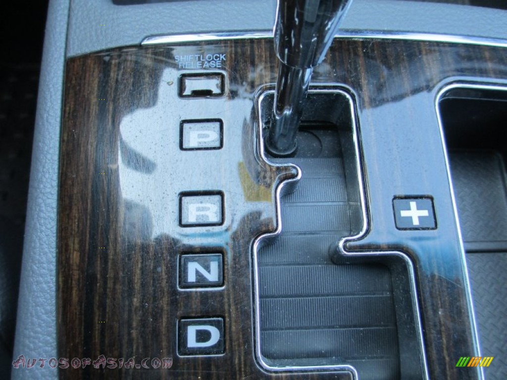 2010 Santa Fe SE 4WD - Phantom Black Metallic / Gray photo #20