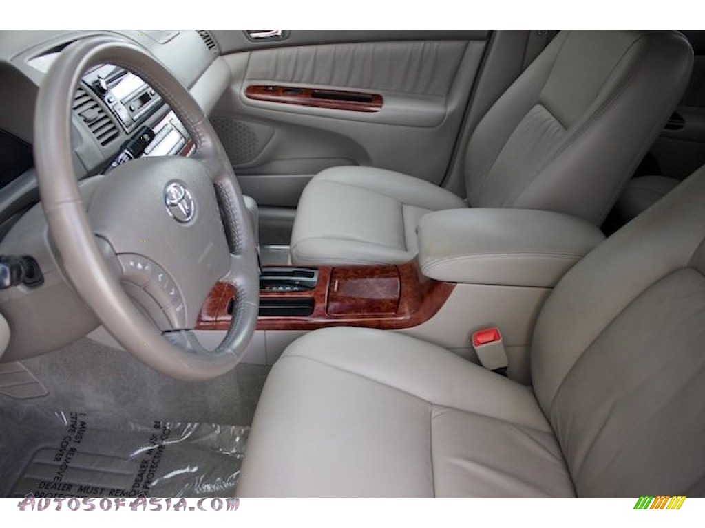 2006 Camry XLE V6 - Super White / Taupe photo #3