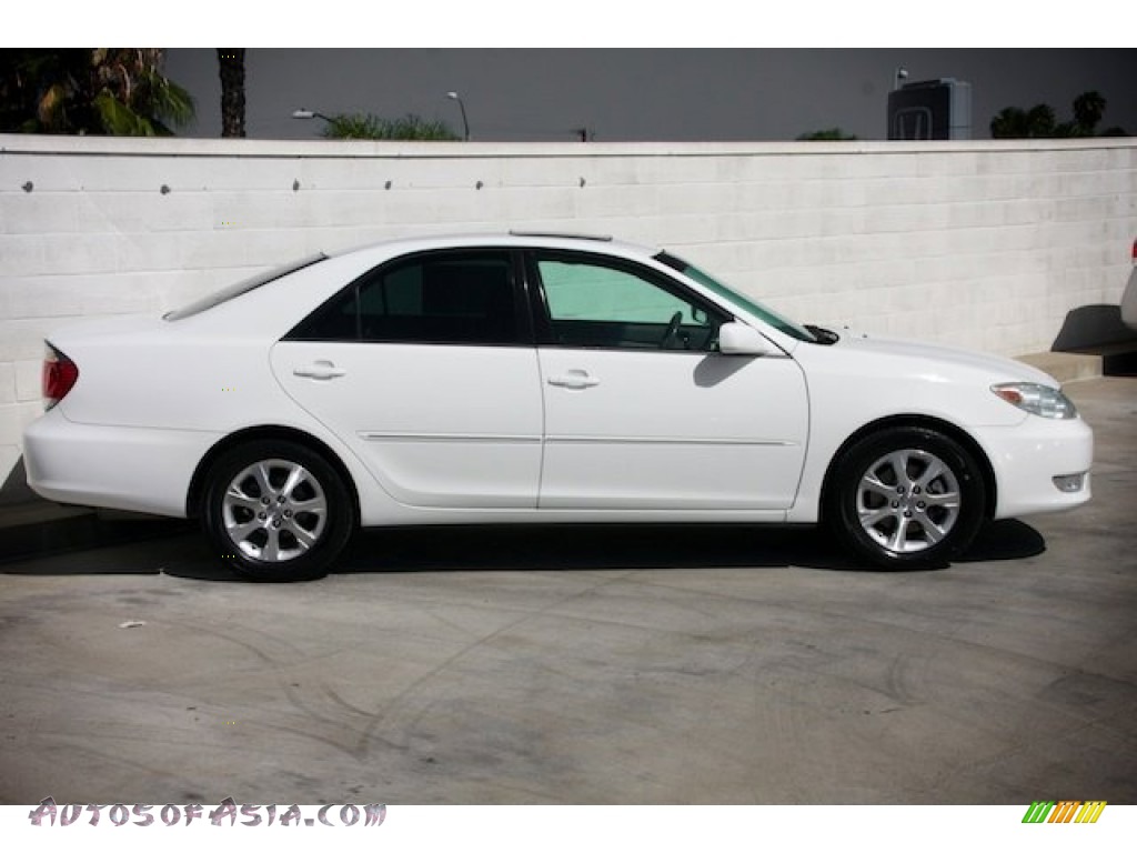 2006 Camry XLE V6 - Super White / Taupe photo #9