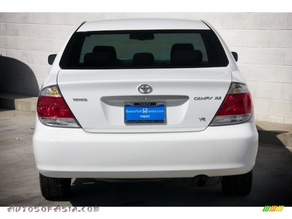 2006 Camry XLE V6 - Super White / Taupe photo #11