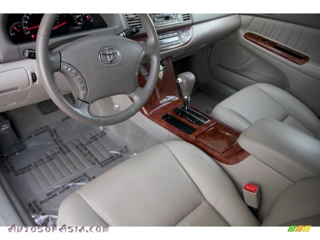 2006 Camry XLE V6 - Super White / Taupe photo #12