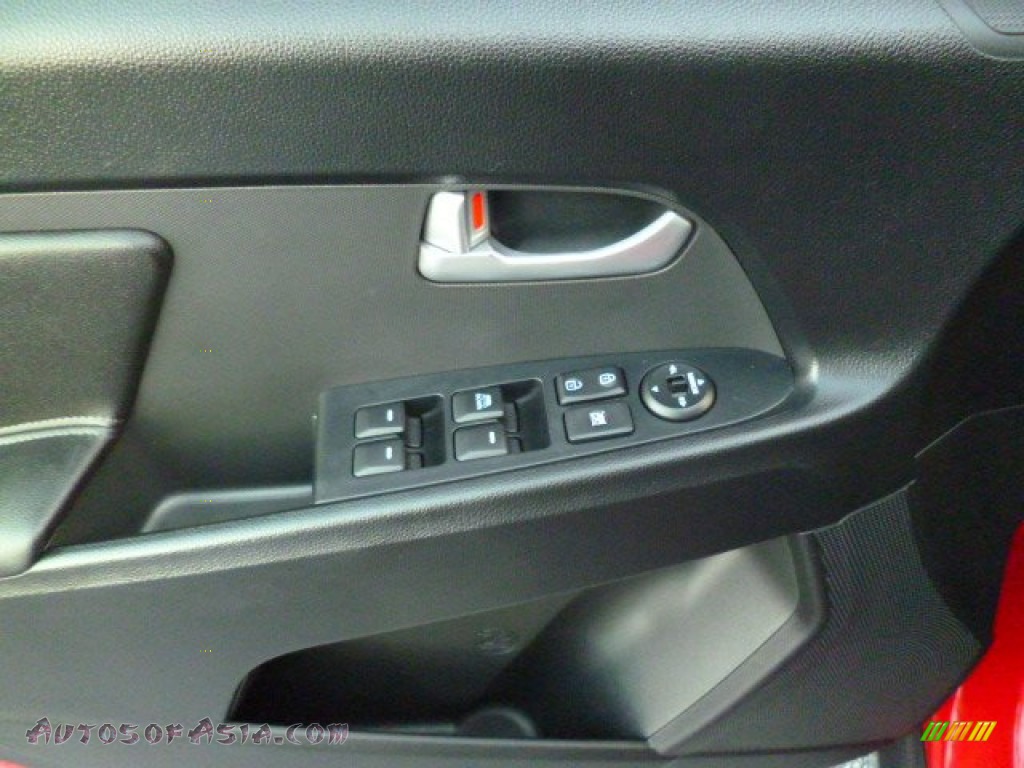 2011 Sportage LX AWD - Signal Red / Black photo #17