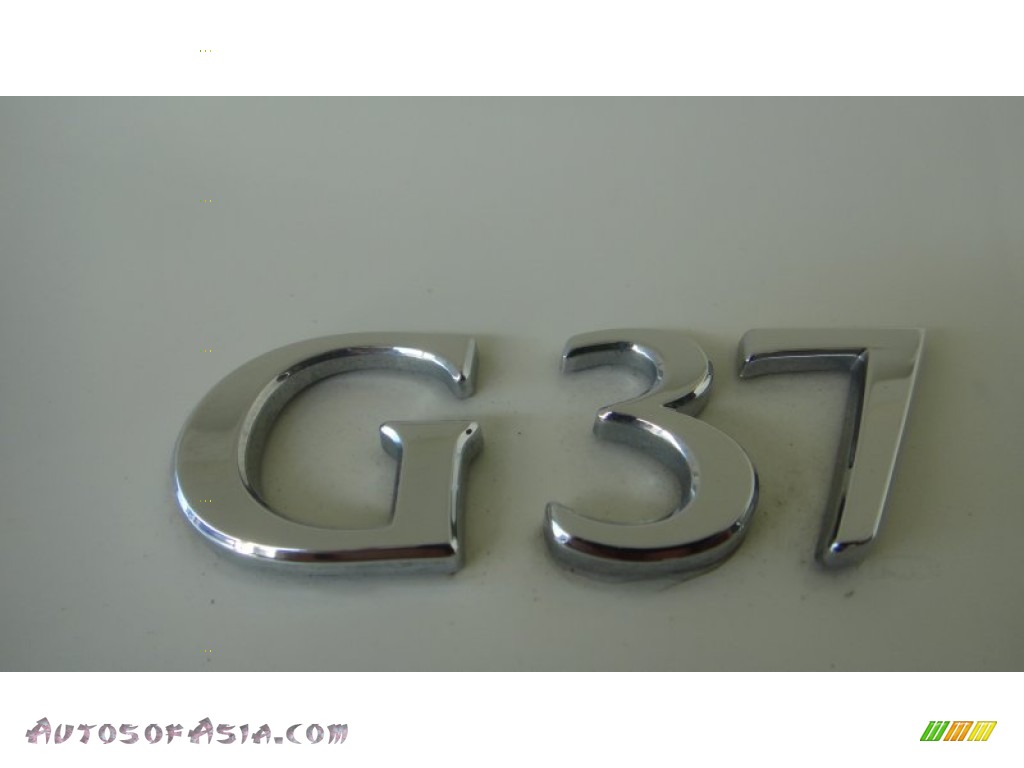 2011 G 37 Journey Sedan - Moonlight White / Stone photo #21